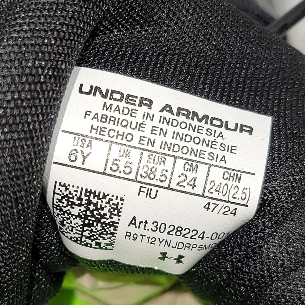 NIB NEW Under Armour Hammer Mid RM Jr Football Cleats Black White Youth 6Y